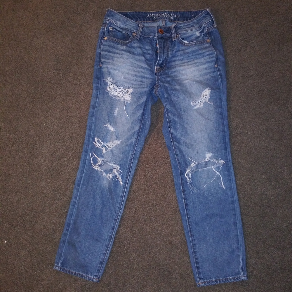 AE Cropped Boyfriend Jeans